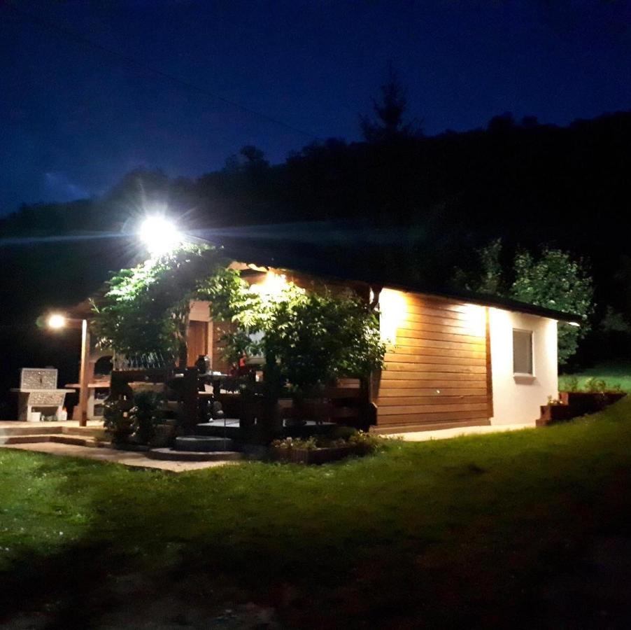 Studio Apartman Firdaus-Bihac, Dobrenica Bb Buitenkant foto